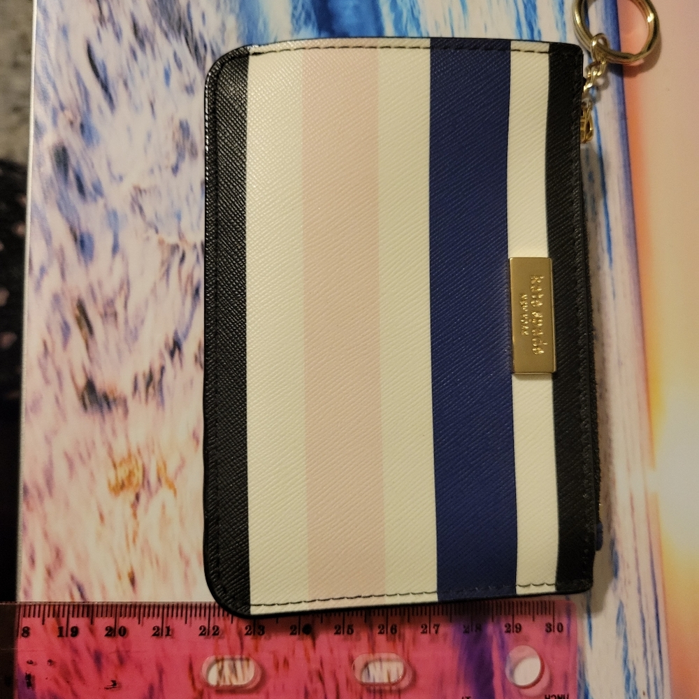 Wallet - Picture 4 of 4